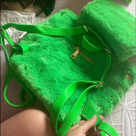 Green fluffy mini backpack NEW condition - Picture 3 of 4
